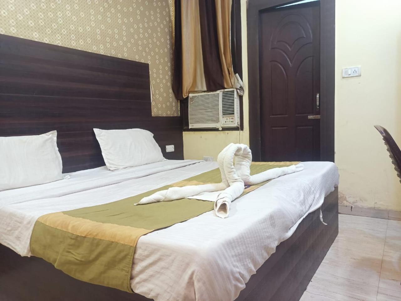 Hotel Park Avenue Lucknow Esterno foto