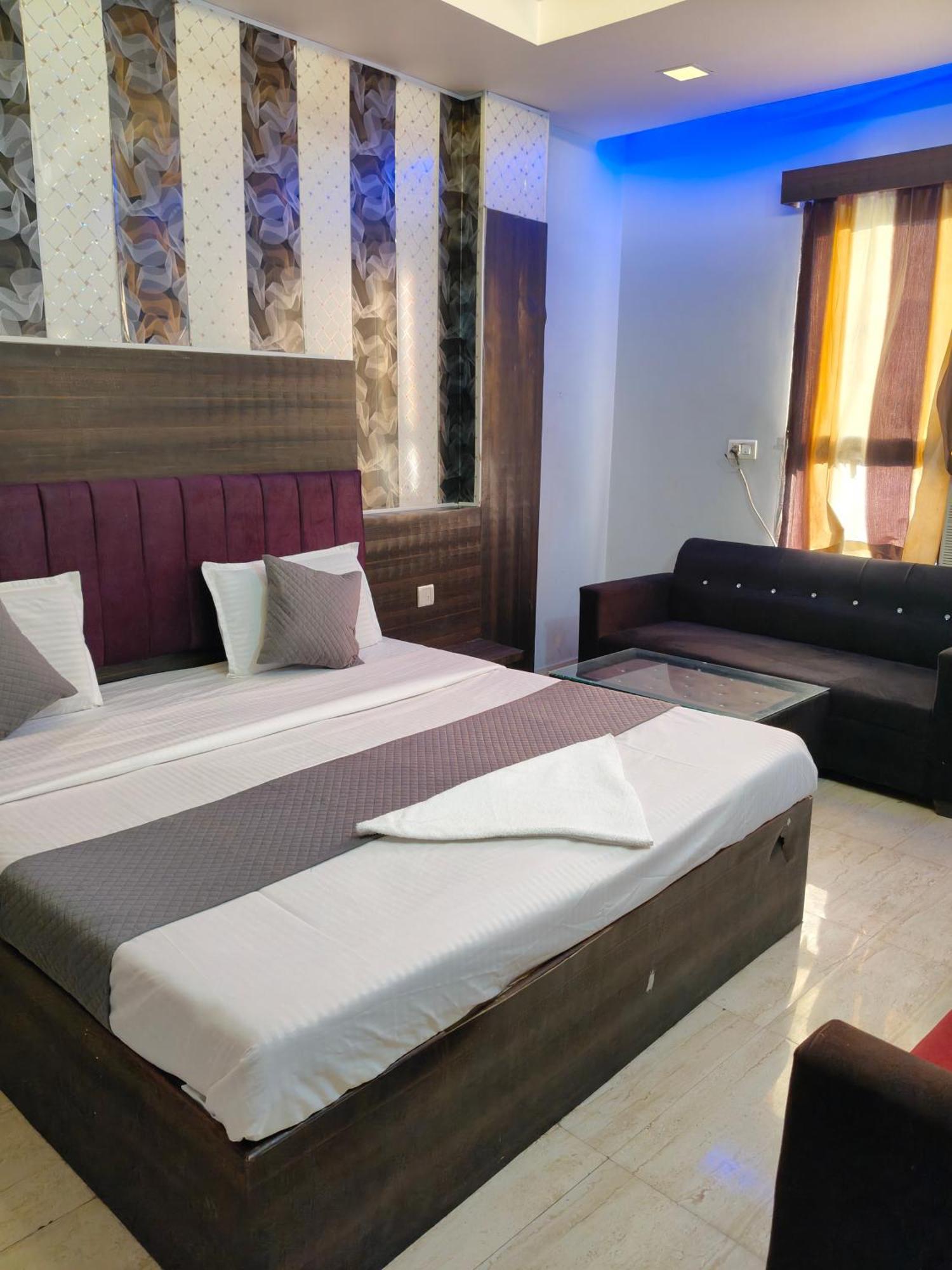 Hotel Park Avenue Lucknow Esterno foto
